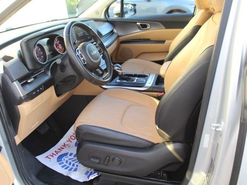 Used 2022 Kia Carnival LX w/ Paint Protection Package image 30