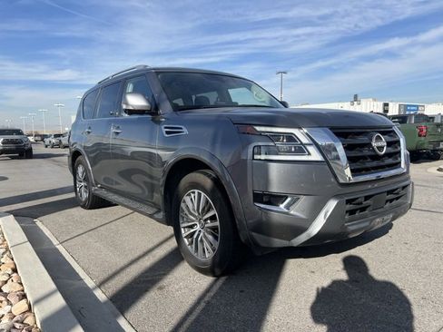 Used 2024 Nissan Armada SL image 3