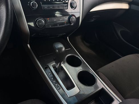 Used 2013 Nissan Altima 2.5 S FWD image 22