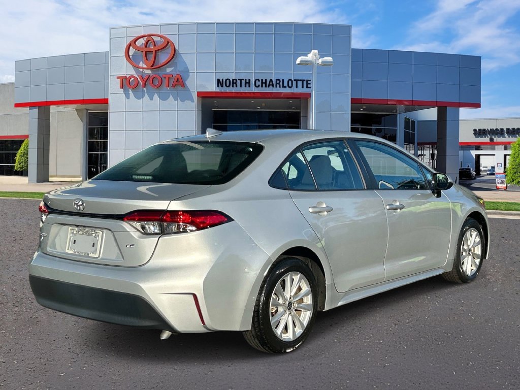 Used 2024 Toyota Corolla LE w/ LE Convenience Package FWD image 8