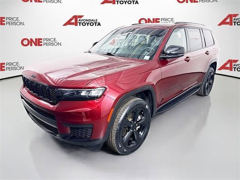 Used 2023 Jeep Grand Cherokee L Laredo image 3