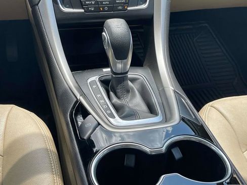 Used 2016 Ford Fusion SE FWD image 20