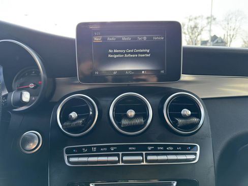 Used 2019 Mercedes-Benz GLC 300 image 24