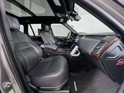 Used 2018 Land Rover Range Rover Supercharged image 32