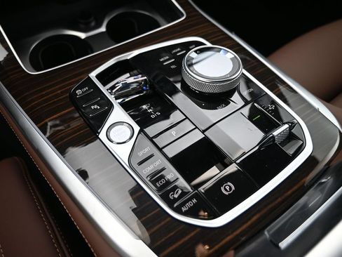 New 2027 BMW X7 M60i AWD/4WD image 16