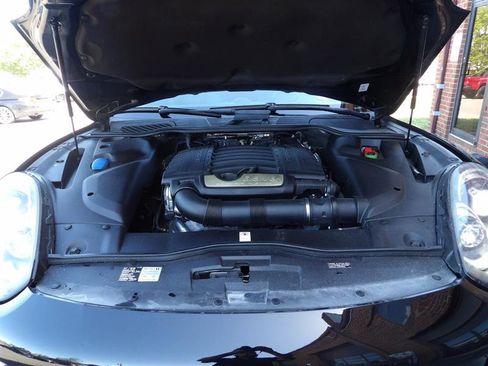 Used 2016 Porsche Cayenne image 29