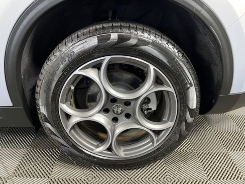 Used 2025 Alfa Romeo Stelvio Sprint w/ Convenience Package image 11