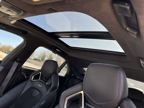 Used 2018 Cadillac CTS V w/ Luxury Package image 20