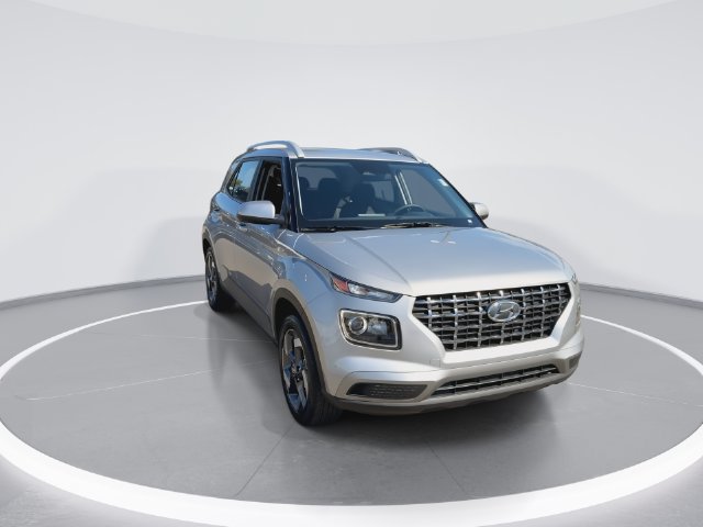 Used 2026 Hyundai Venue SEL FWD image 3