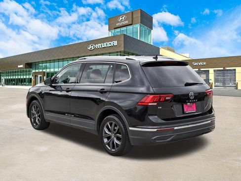 Used 2023 Volkswagen Tiguan SE FWD image 8