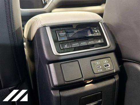 Used 2026 Subaru Ascent Limited AWD/4WD image 27
