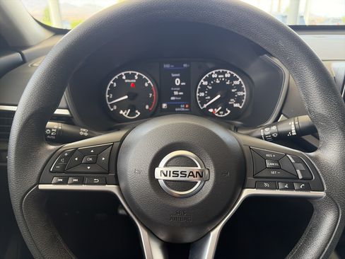 Used 2022 Nissan Altima 2.5 S FWD image 15