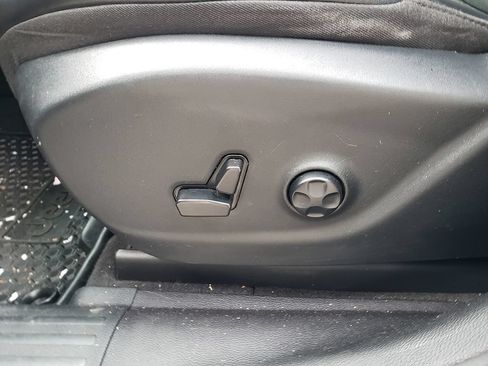 Used 2019 Jeep Cherokee Trailhawk AWD/4WD image 21