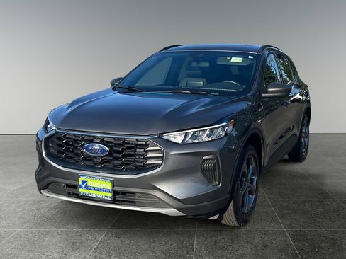 Used 2025 Ford Escape ST-Line image 3