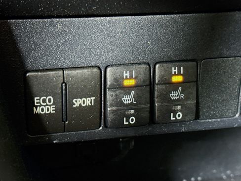 Used 2018 Toyota RAV4 SE w/ Advanced Technology Package AWD/4WD image 21