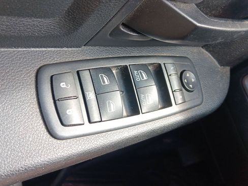 Used 2017 RAM 1500 Express AWD/4WD image 23