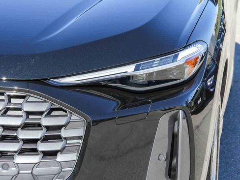 Used 2025 Audi Q5 Premium Plus w/ Premium Plus image 7