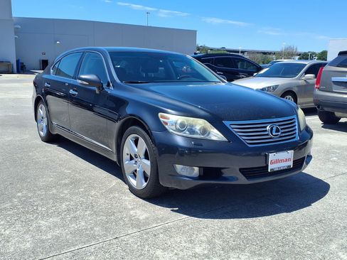 Used 2011 Lexus LS 460 L w/ Luxury Pkg RWD image 2