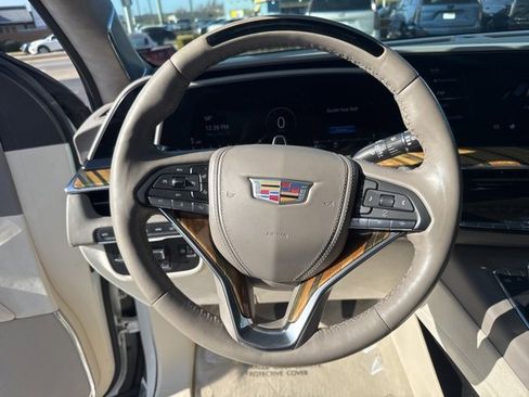 Used 2022 Cadillac Escalade Premium Luxury Platinum image 26