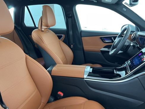 Certified 2025 Mercedes-Benz GLC 300 4MATIC image 38