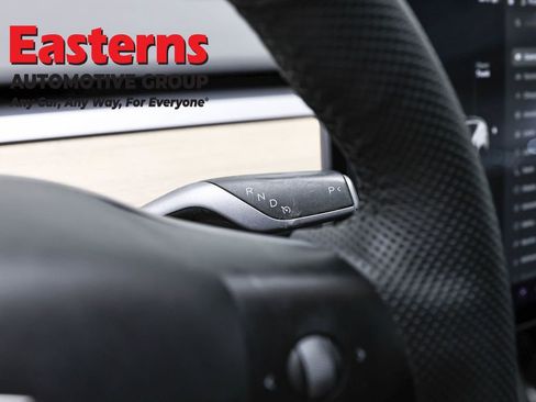 Used 2022 Tesla Model Y Long Range image 13