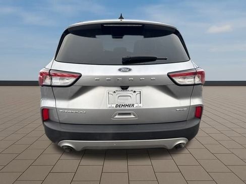 Used 2022 Ford Escape Titanium image 5