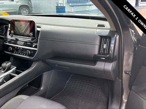 Used 2022 Nissan Pathfinder SV w/ SV Black Package FWD image 27