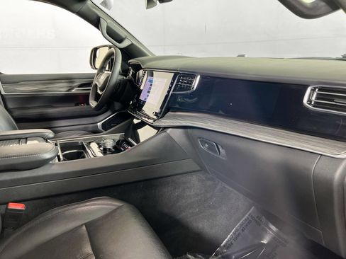 Used 2022 Jeep Wagoneer Series II image 31