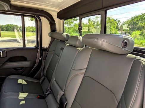 New 2025 Jeep Gladiator Mojave w/ Safety Group image 51