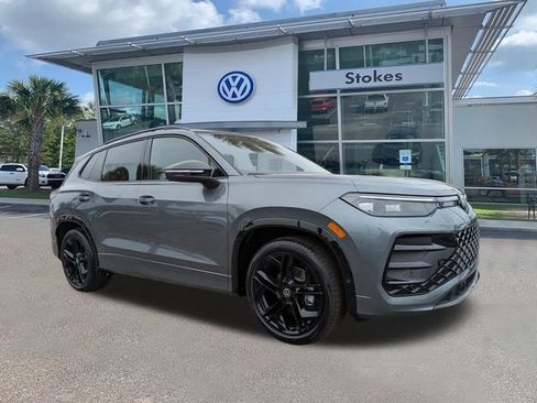 New 2026 Volkswagen Tiguan SE R-Line FWD image 2