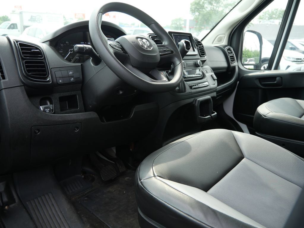 Used 2025 RAM ProMaster 2500 w/ Convenience Group FWD image 11