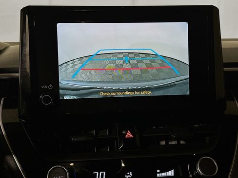 Used 2024 Toyota Corolla LE w/ LE Convenience Package FWD image 25