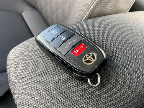 Used 2025 Toyota Corolla LE image 14