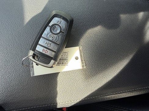 Used 2018 Ford Explorer XLT w/ Equipment Group 202A image 34