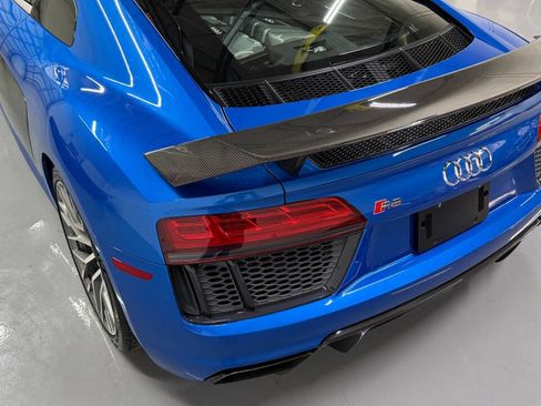 Used 2017 Audi R8 V10 plus w/ Full Leather Package image 25