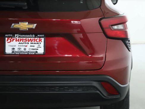 Used 2024 Chevrolet Trax LS w/ LS Convenience Package FWD image 43