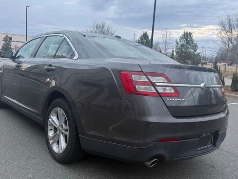 Used 2018 Ford Taurus SEL image 8
