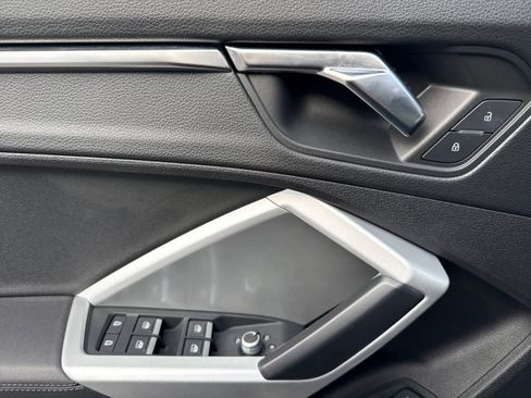 Used 2022 Audi Q3 2.0T Premium w/ Convenience Package image 12