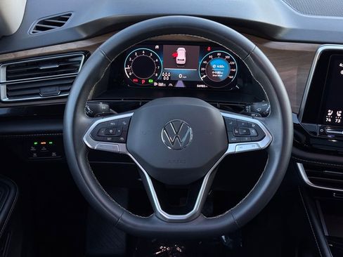 Used 2024 Volkswagen Atlas SE image 22