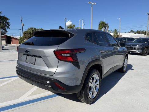 Used 2024 Chevrolet Trax LS w/ Driver Confidence Package image 3