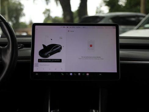 Used 2018 Tesla Model 3 Long Range RWD image 36