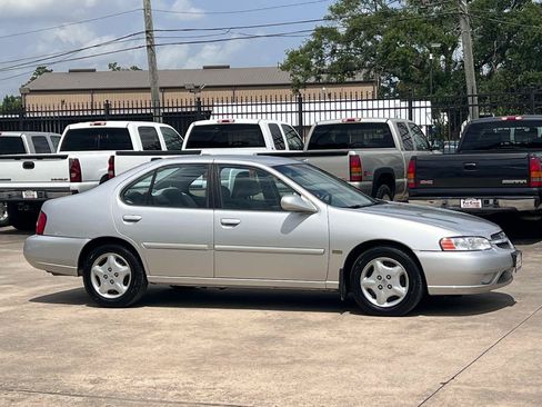 Used 2001 Nissan Altima GXE FWD image 8