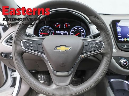 Used 2024 Chevrolet Malibu LT image 10