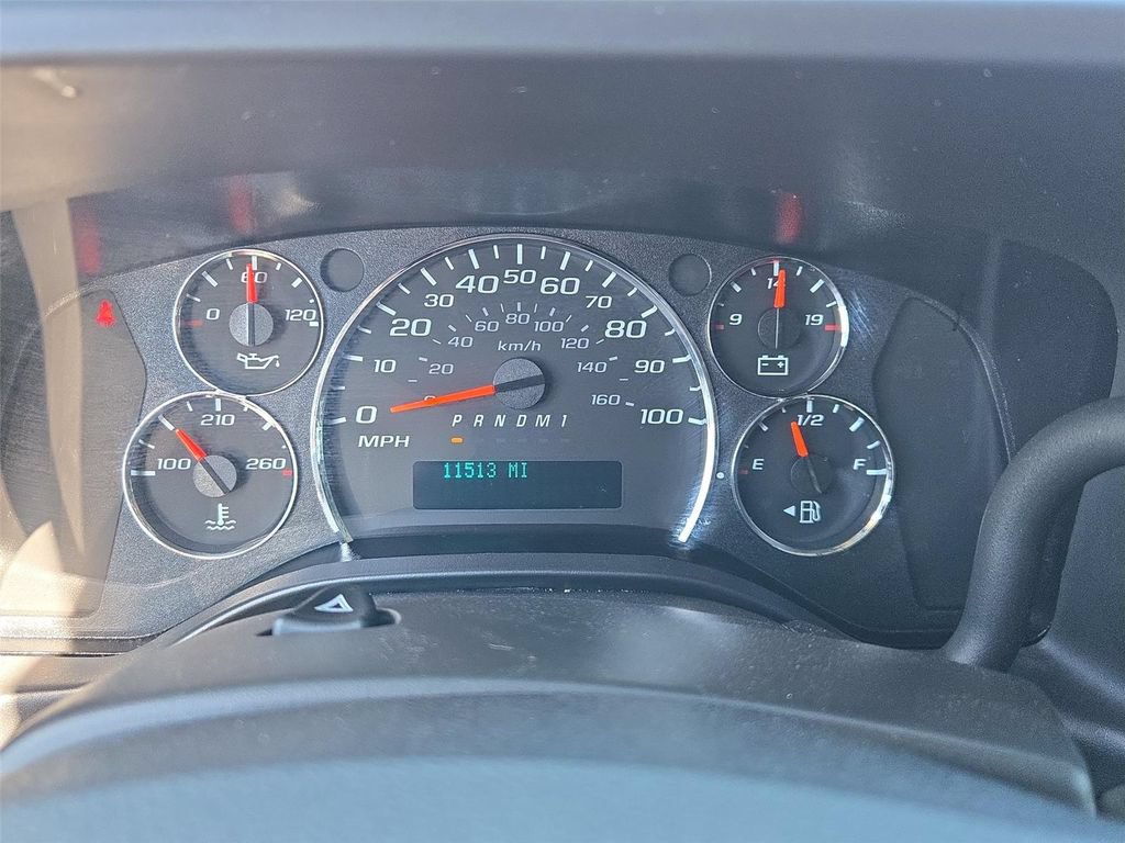 Used 2025 Chevrolet Express 2500 w/ Driver Convenience Package RWD image 3