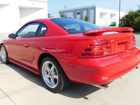 Used 1995 Ford Mustang GT RWD image 17