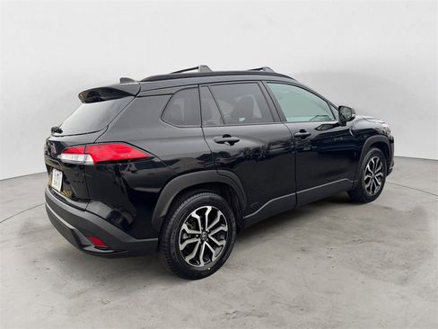 Used 2023 Toyota Corolla Cross image 6