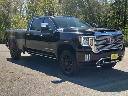 Used 2021 GMC Sierra 3500 Denali w/ Denali Black Diamond Edition AWD/4WD image 3