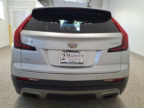 Used 2020 Cadillac XT4 Premium Luxury w/ Cold Weather Package AWD/4WD image 5