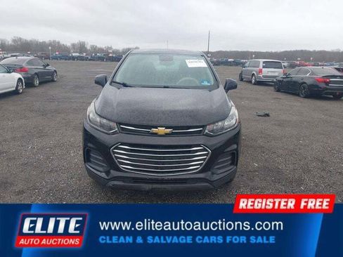 Used 2018 Chevrolet Trax LS image 24