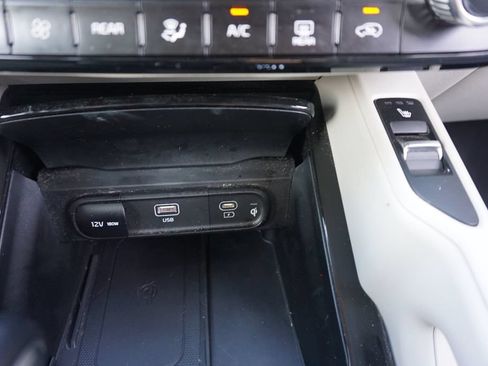 Used 2024 Kia Telluride S w/ S Sunroof Package FWD image 14